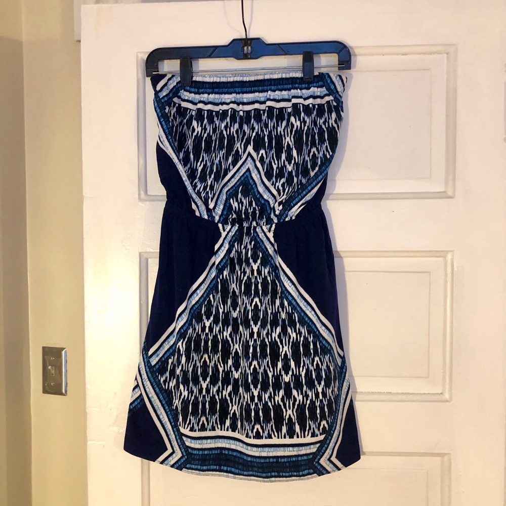 Navy blue pattern strapless sundress